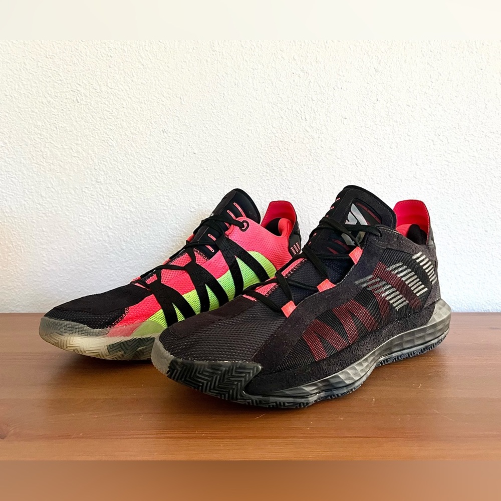 Adidas Dame 6 “Ruthless” colorway. Men’s size 13. Great condition!